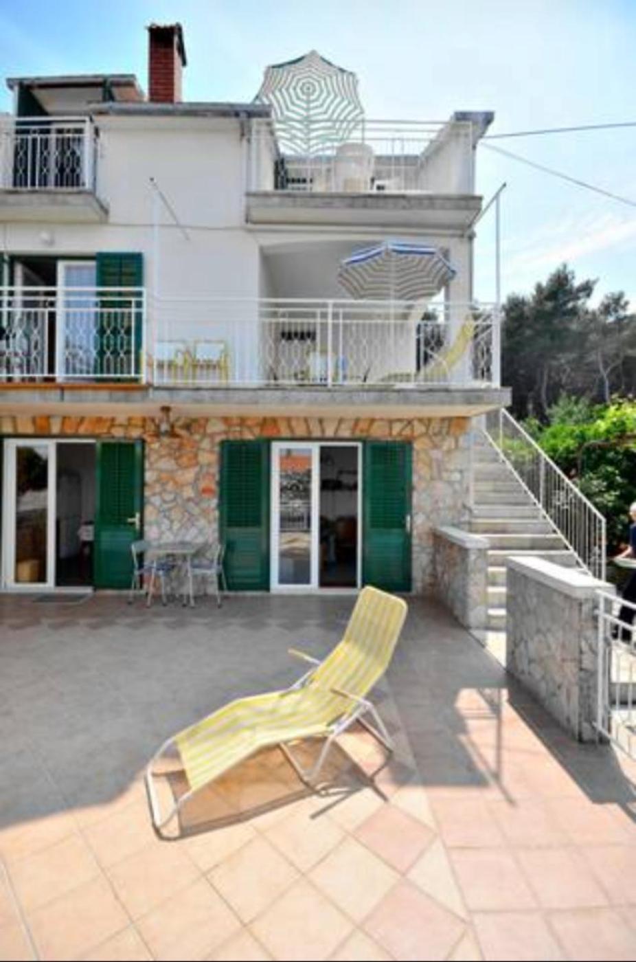 Apartment Bozikovic - Jelsa - Vitarnja Esterno foto