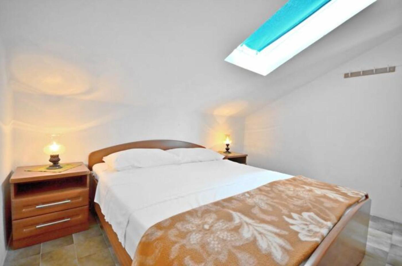 Apartment Bozikovic - Jelsa - Vitarnja Esterno foto
