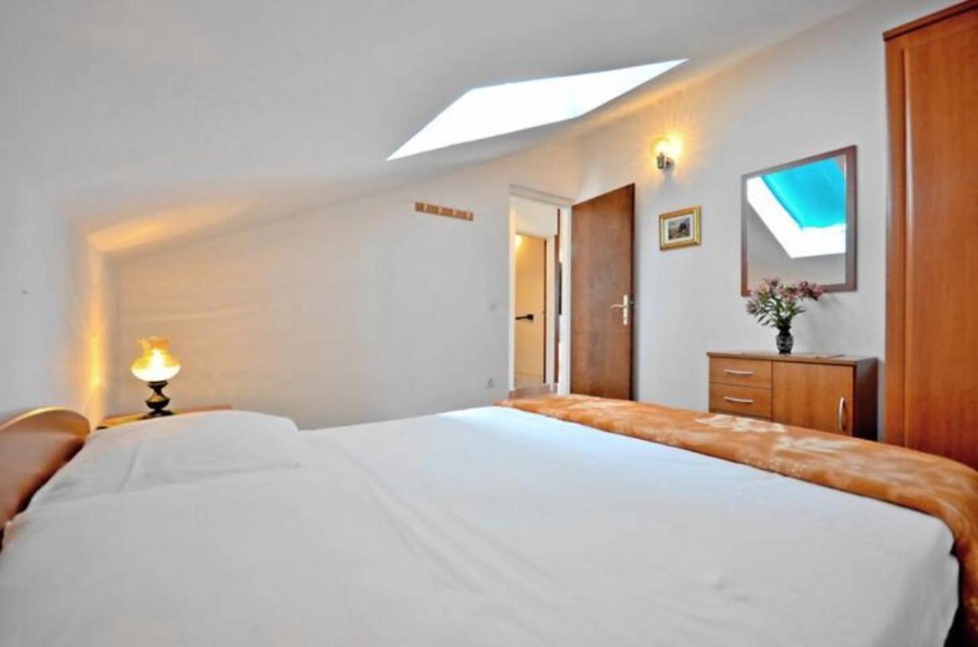 Apartment Bozikovic - Jelsa - Vitarnja Esterno foto