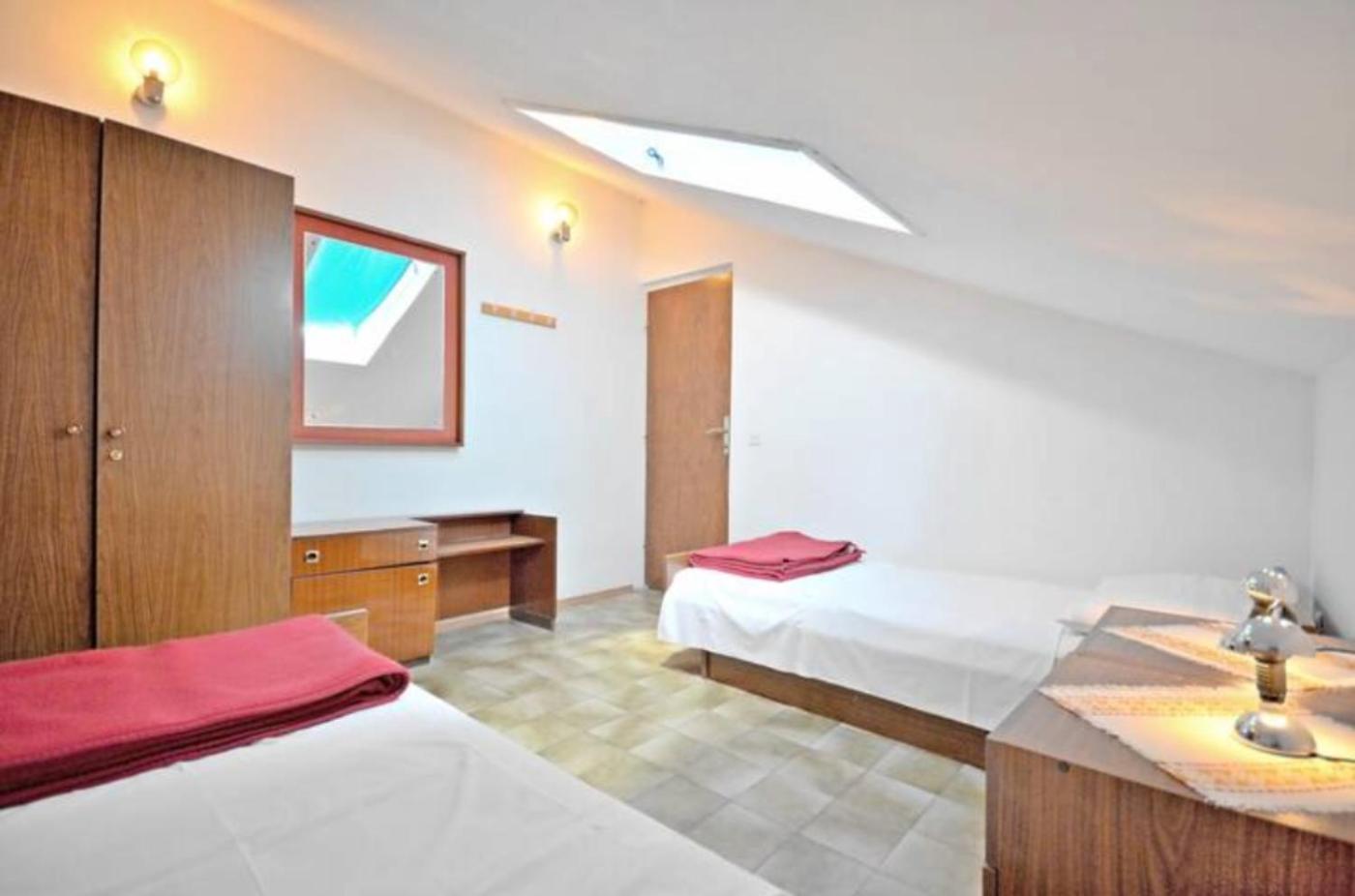 Apartment Bozikovic - Jelsa - Vitarnja Esterno foto
