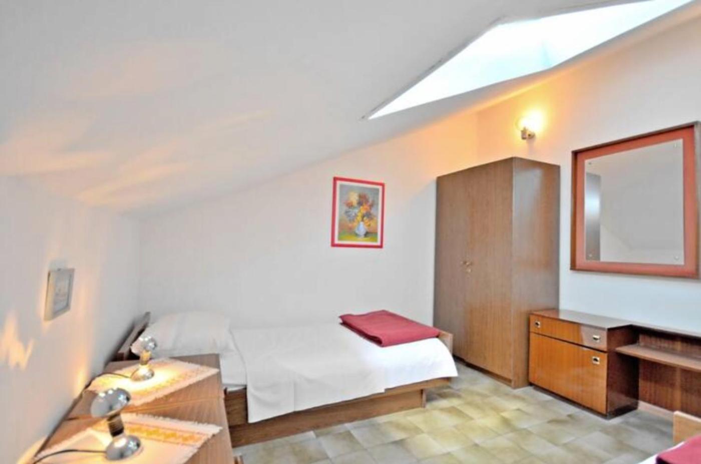 Apartment Bozikovic - Jelsa - Vitarnja Esterno foto