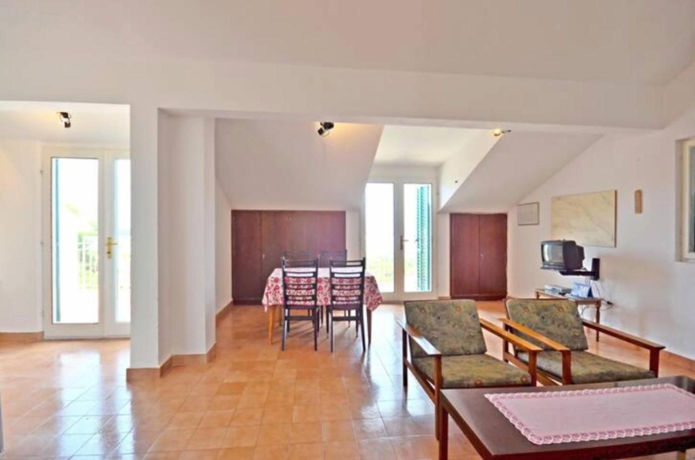 Apartment Bozikovic - Jelsa - Vitarnja Esterno foto