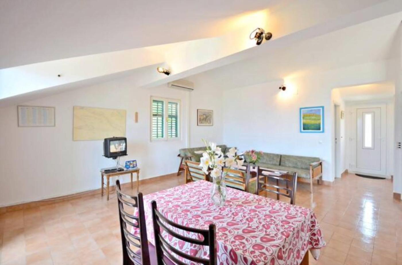 Apartment Bozikovic - Jelsa - Vitarnja Esterno foto