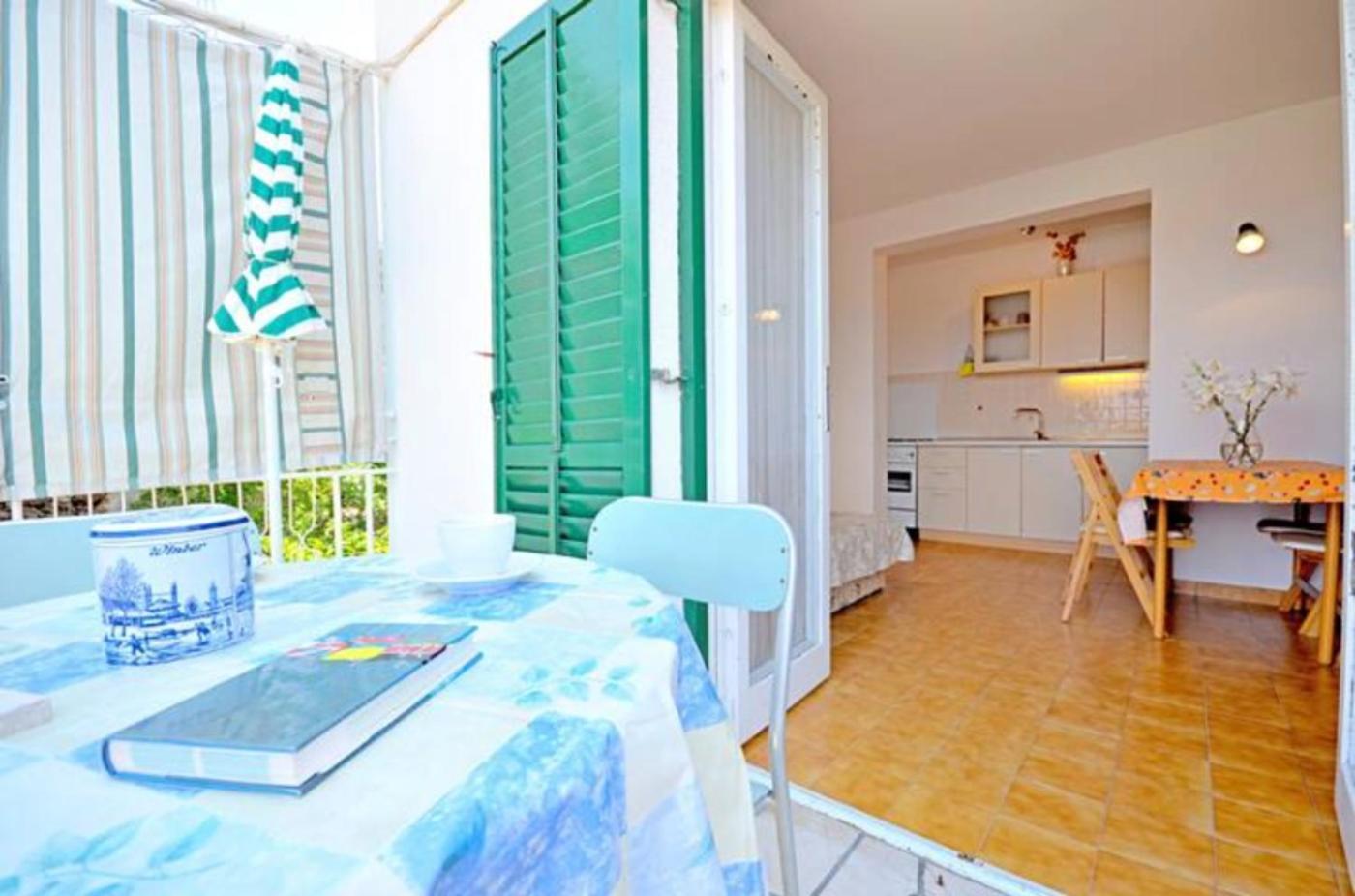 Apartment Bozikovic - Jelsa - Vitarnja Esterno foto