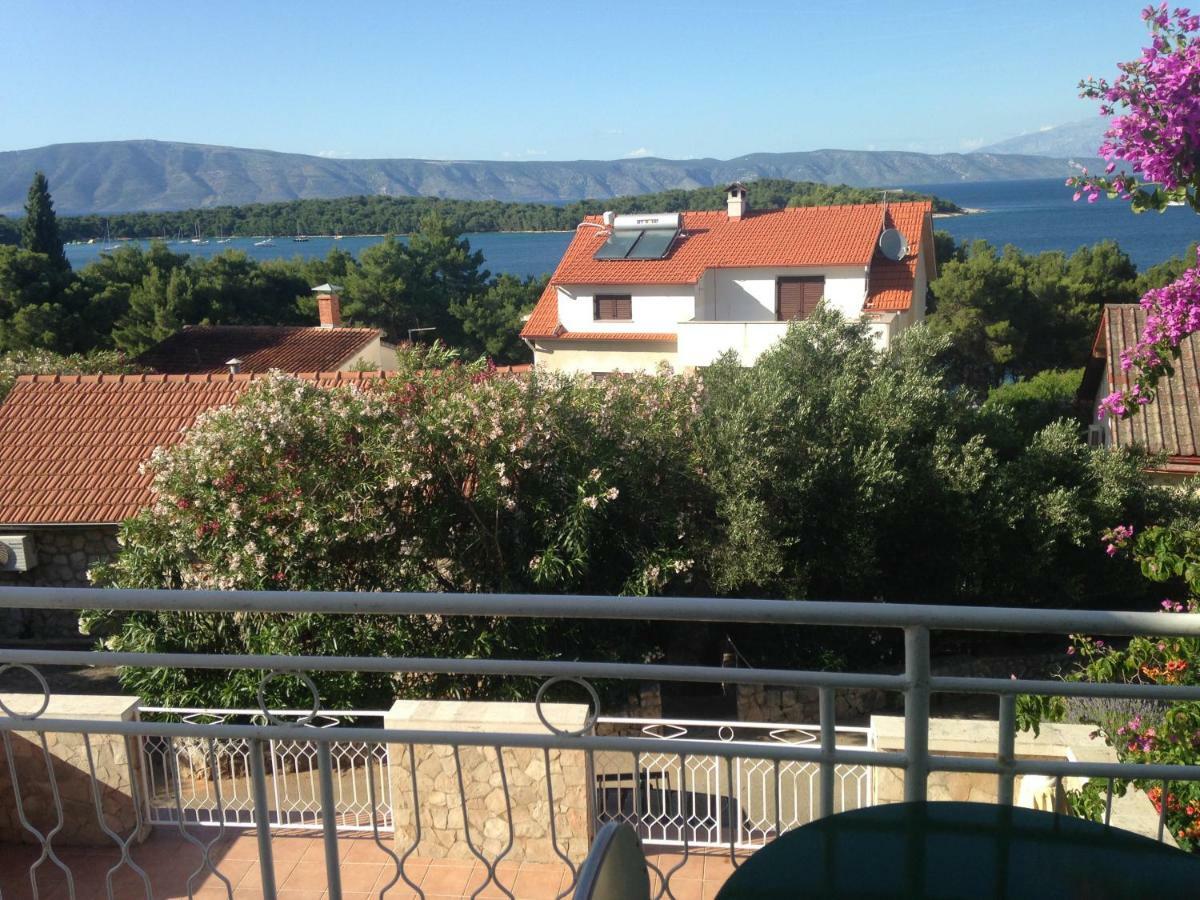 Apartment Bozikovic - Jelsa - Vitarnja Esterno foto